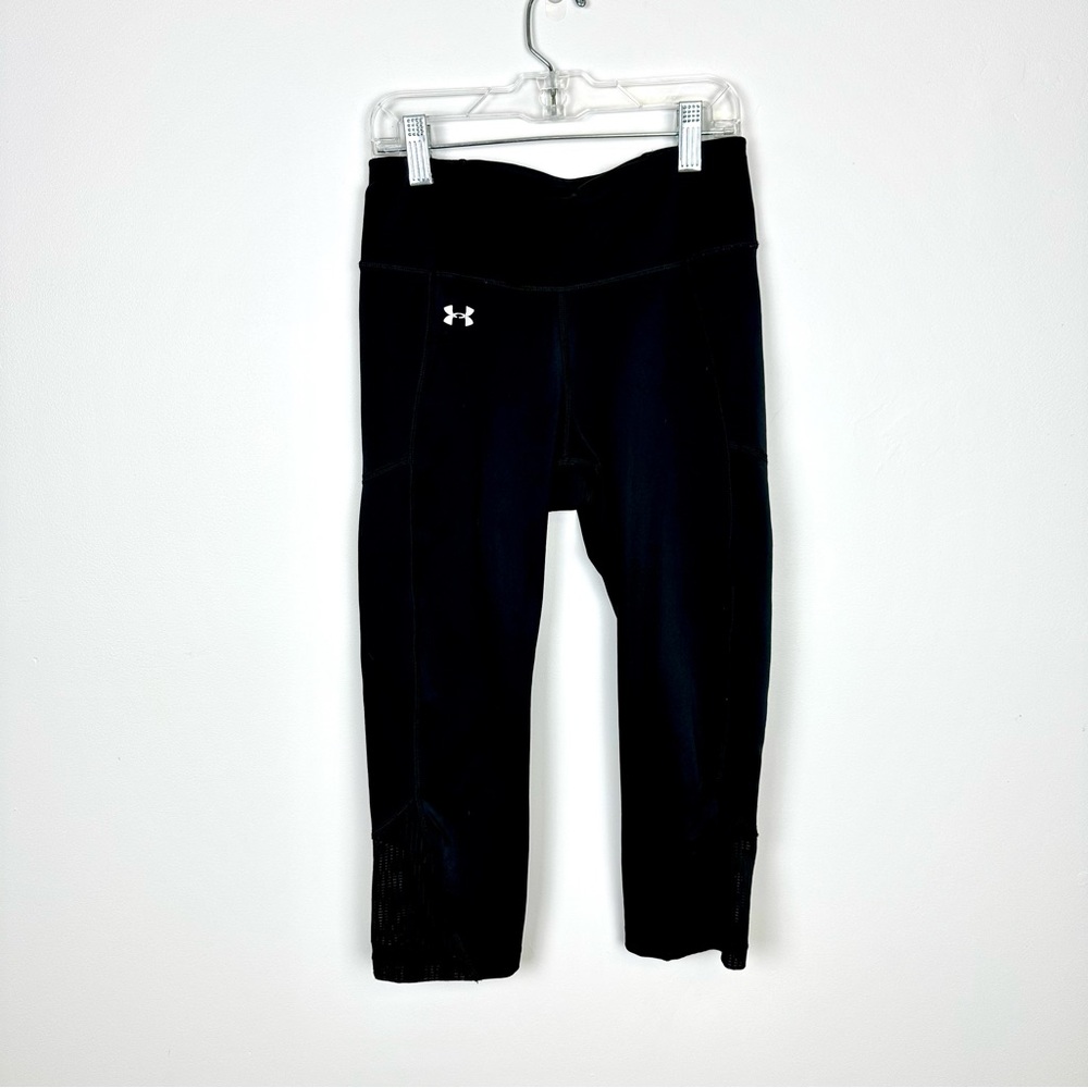 Under Armour Black Knee Length Capri Cropped Leggings Mesh Hem